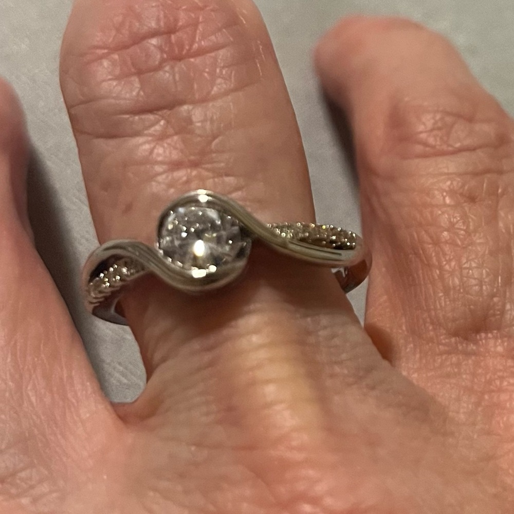 New CZ Sterling silver wedding ring size 10